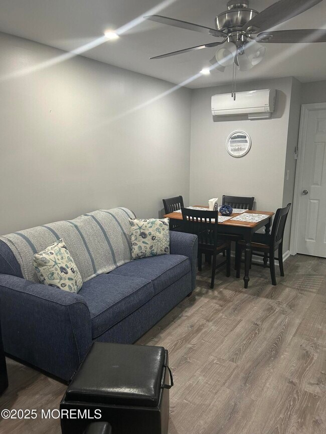 2307 Grand Central Ave in Lavallette, NJ - Building Photo - Building Photo