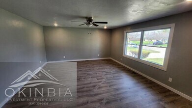 5834 Shady Cove Ln in Dayton, OH - Building Photo - Building Photo