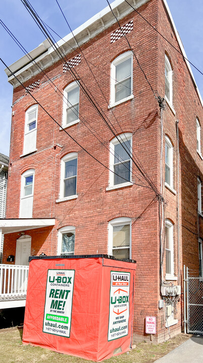 9 Hammersley Ave in Poughkeepsie, NY - Building Photo