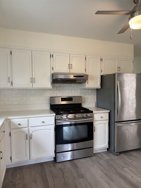 203 Terrace Ave in Hasbrouck Heights, NJ - Building Photo
