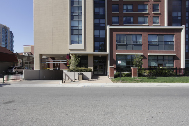 The Chapelview Apartments in Brampton, ON - Building Photo - Building Photo