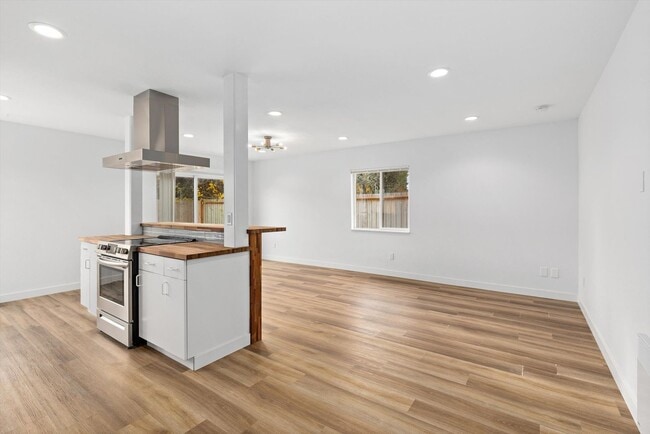 11235 37th Ave SW in Seattle, WA - Building Photo - Building Photo