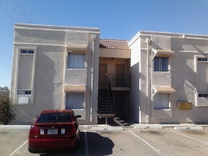 Black Canyon Heights in Phoenix, AZ - Building Photo - Building Photo