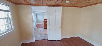 2729 Cranberry Hwy, Unit Apt. 2 in Wareham, MA - Building Photo - Building Photo