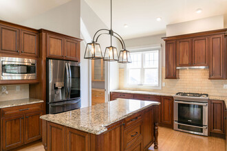25 King Heights Dr in Fletcher, NC - Building Photo - Building Photo