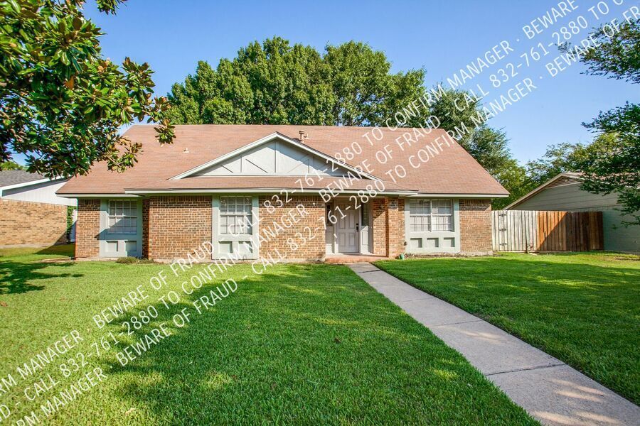 2605 Charter Oak Dr in Plano, TX - Building Photo