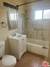 6208 S Victoria Ave in Los Angeles, CA - Building Photo - Building Photo