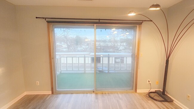 7815 Douglas Ave in Urbandale, IA - Building Photo - Building Photo