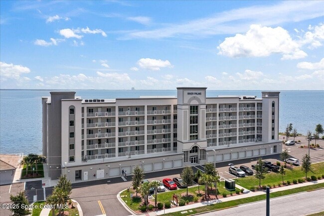 property at 1825 Riverside Dr