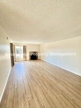 17745 Malaga Dr in Fontana, CA - Building Photo - Building Photo