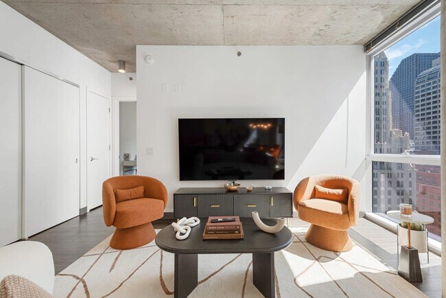 215 W Lake St in Chicago, IL - Building Photo - Building Photo