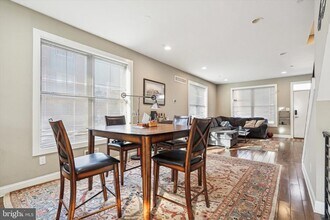 1946 Titan St in Philadelphia, PA - Building Photo - Building Photo