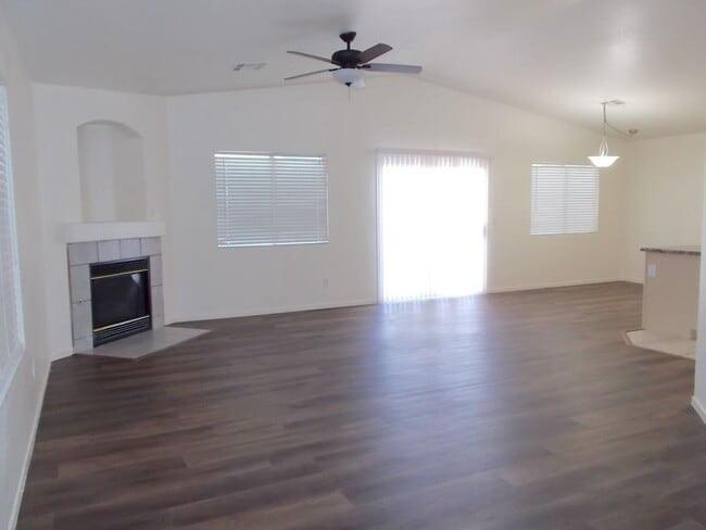 9387 Coral Berry St in Las Vegas, NV - Building Photo - Building Photo