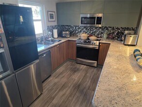 6301 S Renellie Ct in Tampa, FL - Building Photo - Building Photo