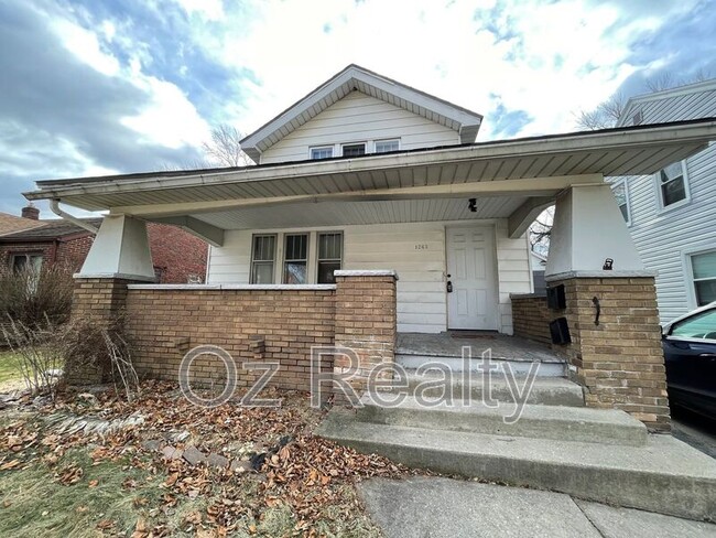 property at 1263 Crestwood Rd