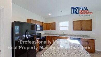 7363 Bellacroft Dr in Leland, NC - Building Photo - Building Photo