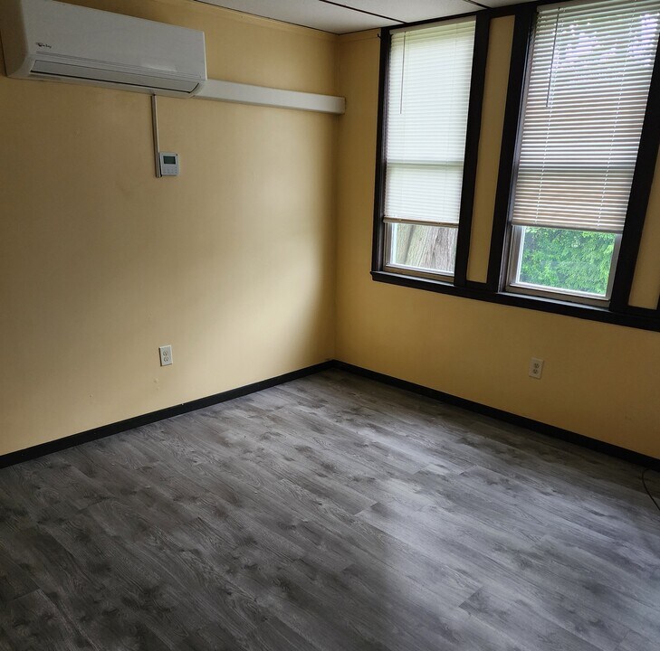 573 Benjamin St in Tarentum, PA - Building Photo