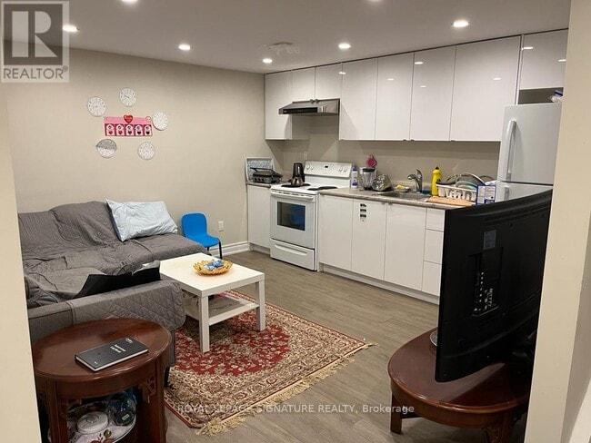 property at 5972 Manzanillo Crescent