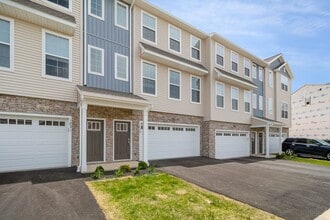 1829 Shady Ln in Mechanicsburg, PA - Building Photo - Building Photo