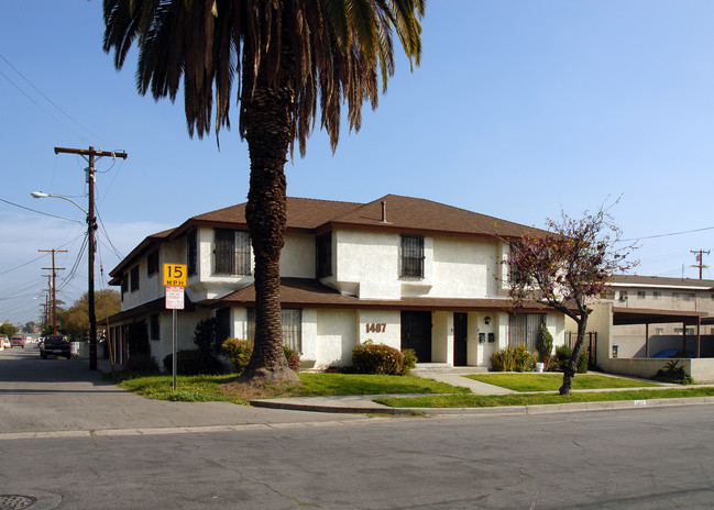 1407 W Shorb St in Alhambra, CA - Foto de edificio - Building Photo