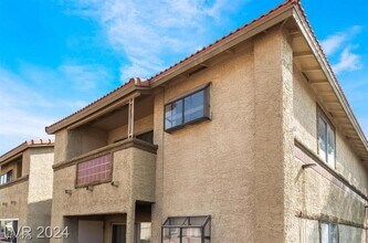 7200 W Pirates Cove Rd in Las Vegas, NV - Building Photo - Building Photo
