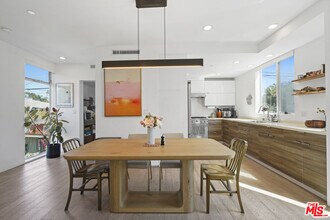 724 California Ave in Los Angeles, CA - Building Photo - Building Photo