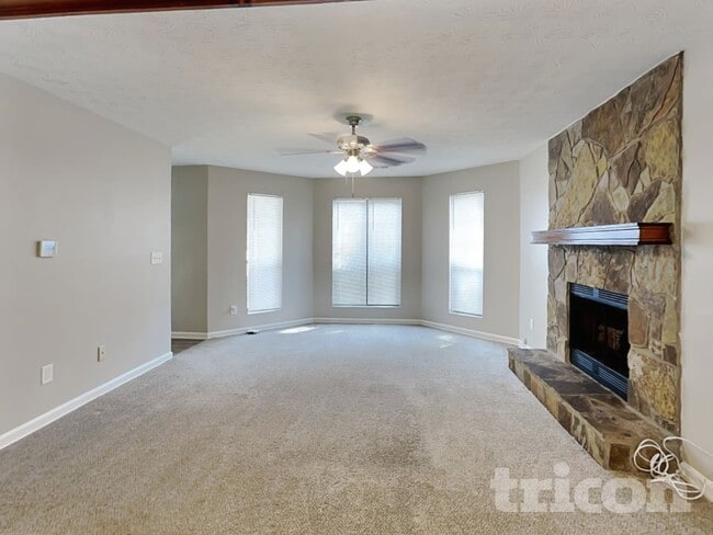 6169 Charring Cross Ct in Lithonia, GA - Foto de edificio - Building Photo