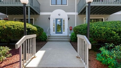12 Ledgewood Hills Dr in Nashua, NH - Building Photo - Building Photo
