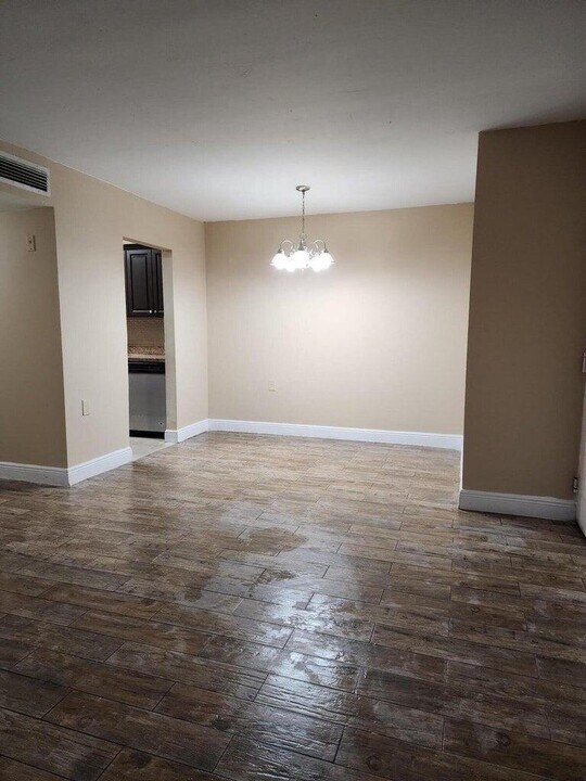 1198 Lake Terry Dr in West Palm Beach, FL - Building Photo