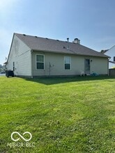 1554 Stanford Dr in Avon, IN - Building Photo - Building Photo