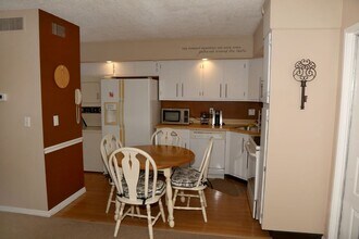 8209 Sun Spring Cir in Orlando, FL - Building Photo - Building Photo