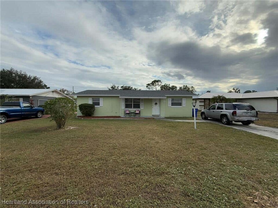 316 Kite Ave in Sebring, FL - Building Photo