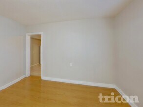 612 Yelvington Ave in Clearwater, FL - Foto de edificio - Building Photo