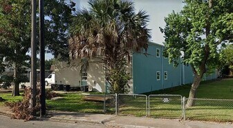 1109 E North St in Victoria, TX - Building Photo