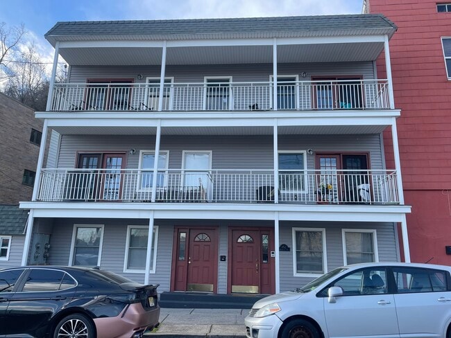 152 Undercliff Ave, Unit 1