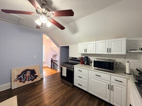 341 Linwood Ave in Newton, MA - Building Photo - Building Photo