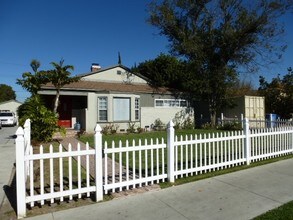 5655 W Jefferson Blvd in Los Angeles, CA - Foto de edificio - Building Photo