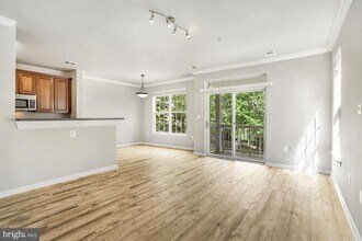 13067 Marcey Creek Rd in Herndon, VA - Building Photo - Building Photo