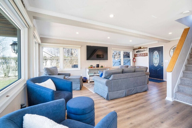 2 Clifton Ave in Rocky Point, NY - Building Photo - Building Photo