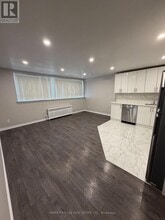 180 Vaughan Rd in Toronto, ON - Building Photo - Building Photo