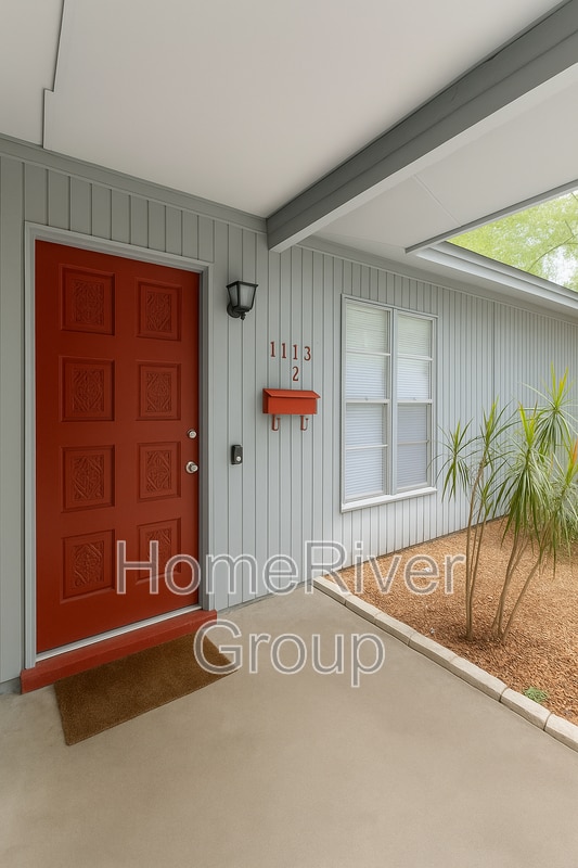 property at 1113 W 2nd St