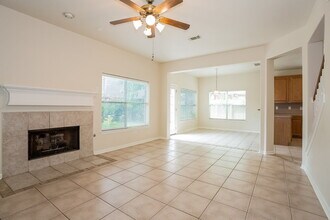 1407 Hollow Branch Ln in Seabrook, TX - Foto de edificio - Building Photo