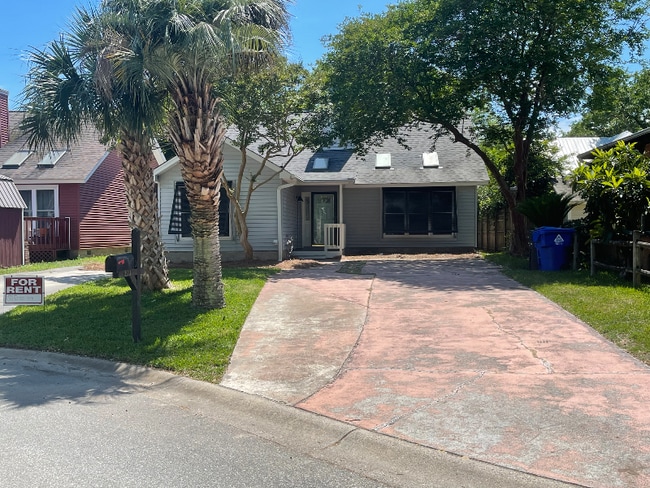 1513 Privateer Dr in Mount Pleasant, SC - Building Photo - Building Photo