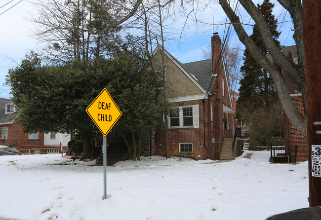 806 Houston Ave in Takoma Park, MD - Building Photo - Building Photo