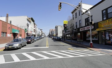 1008 Summit Ave in Union City, NJ - Building Photo - Building Photo