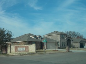 930 Abigale Ln Apartments