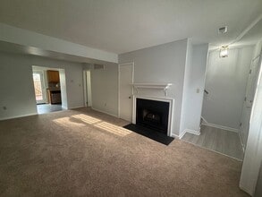 12714 Woodside Ln in Newport News, VA - Building Photo - Building Photo