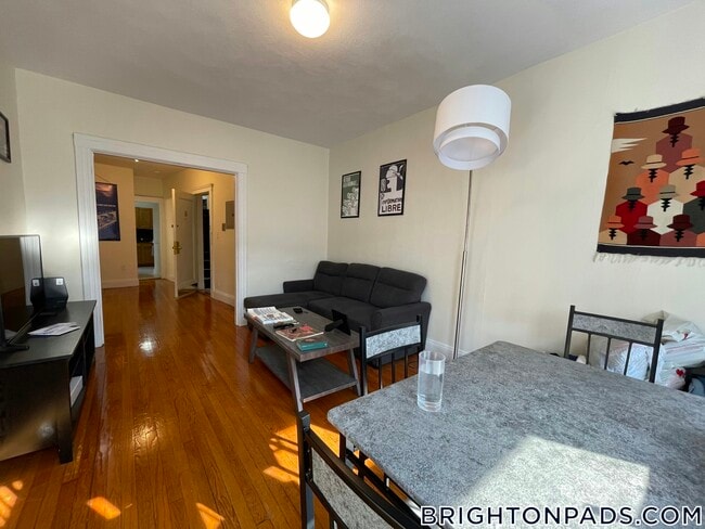 119 Sutherland Rd, Unit H