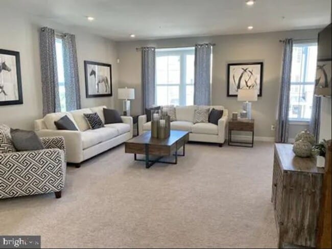 property at 1018 Rosecroft Ln