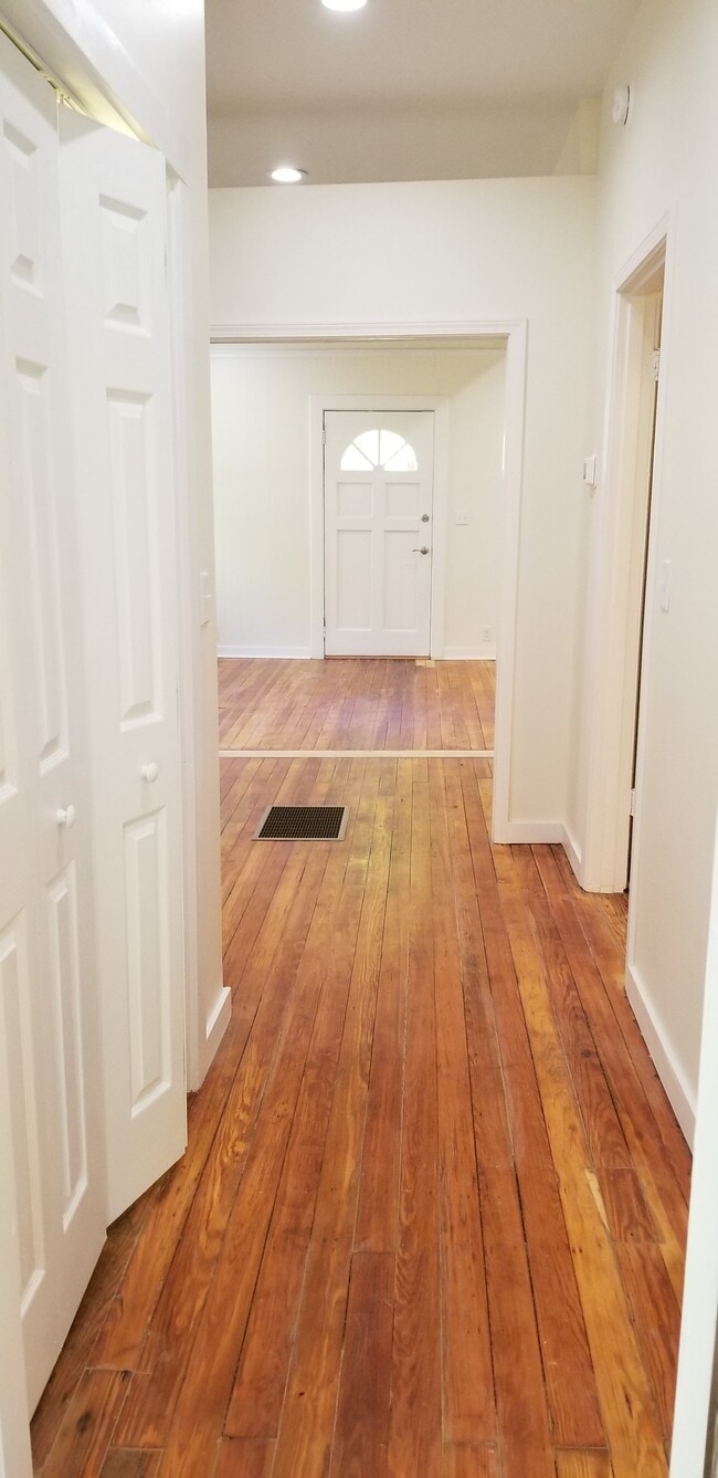 9 Neal St, Unit A in Greenville, SC - Building Photo - Building Photo